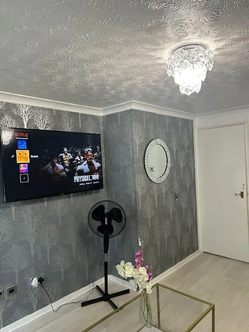 Spacious Two Bedrooms Dagenham