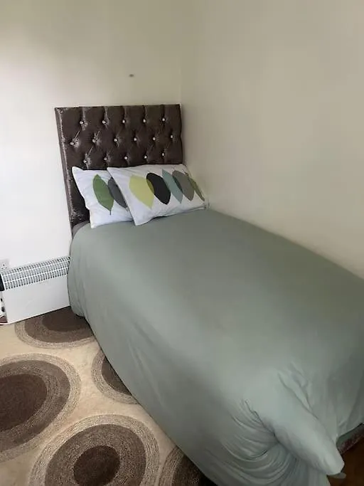 Spacious Two Bedrooms Dagenham 0*,  United Kingdom