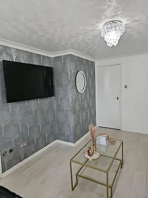 Spacious Two Bedrooms Dagenham Apartment